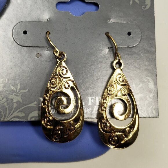 2/$30 Gold Tone Filigree Teardrop Design Earrings - 1.25" Women Fashion Jewelry - Picture 1 of 6